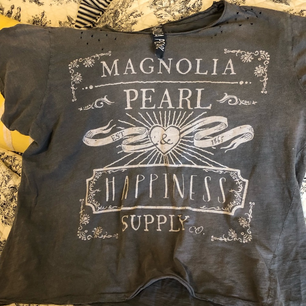 Magnolia pearl tee